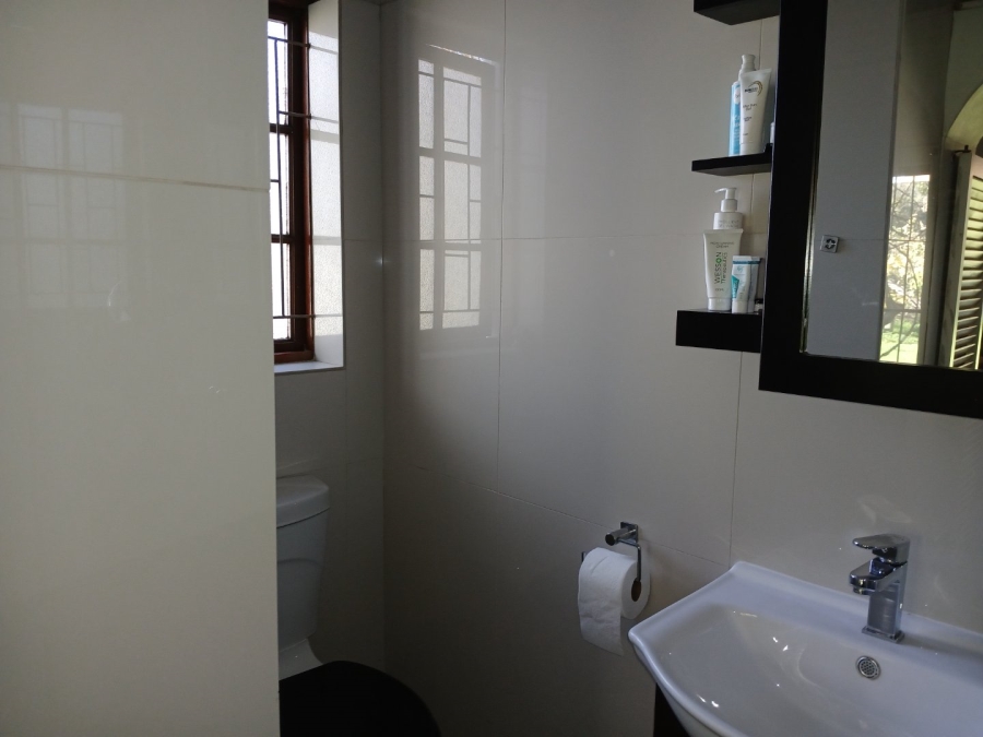 3 Bedroom Property for Sale in Roundhay Western Cape